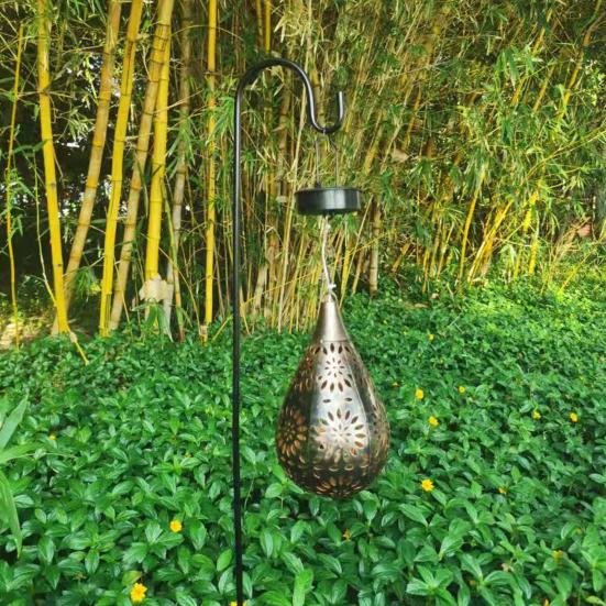 Outdoorlaterne IP44 Durchbrochene Eisenkunst Wasserdicht Lichtsteuerung Solarbetrieben Dekorative Projektionsleuchte