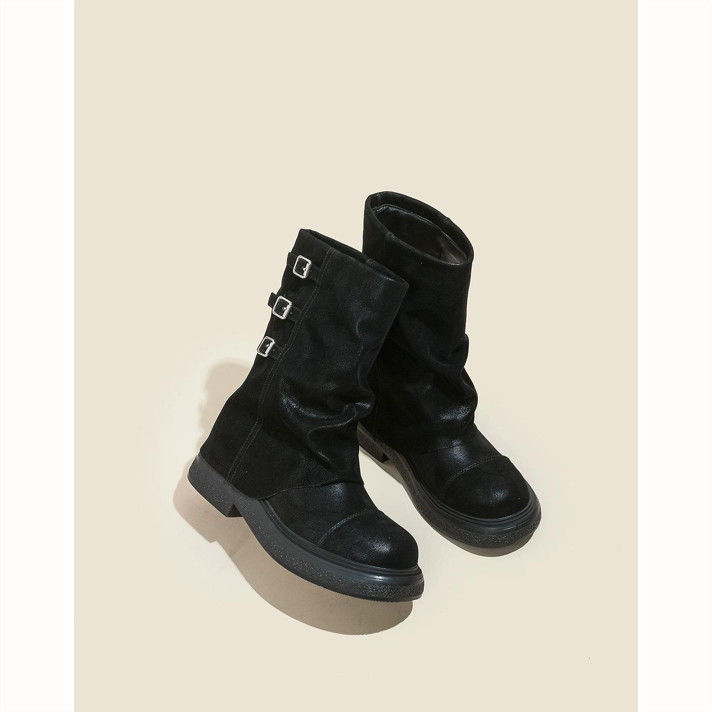 

Версия из коровьей кожи~ Ботинки Мартина средней длины на толстой подошве в стиле Spice Girl, женские, новинка 2025 года, ковбойские ботинки, короткие ботинки-трубы с присборенным голенищем 40 чёрный