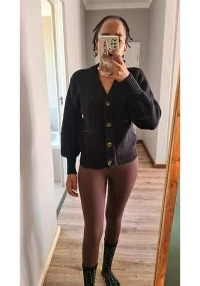 Women's Long-Sleeve V-Neck Cardigan: Solid Color, Single-Breasted, Loose Fit Knit Jacket for Autumn/Winter