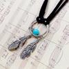 Choker di Velluto Choker in Pelle Nera Collana con Ciondolo a Forma di Piuma Colore Antico Collana a Catena Multistrato