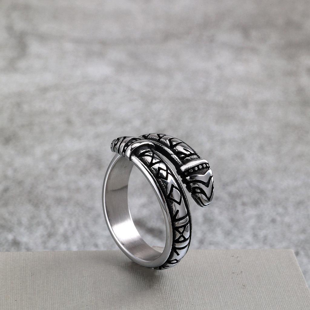 European and American Retro Stainless Steel Men and Women Suitable Ring Viking Character Snake Ring