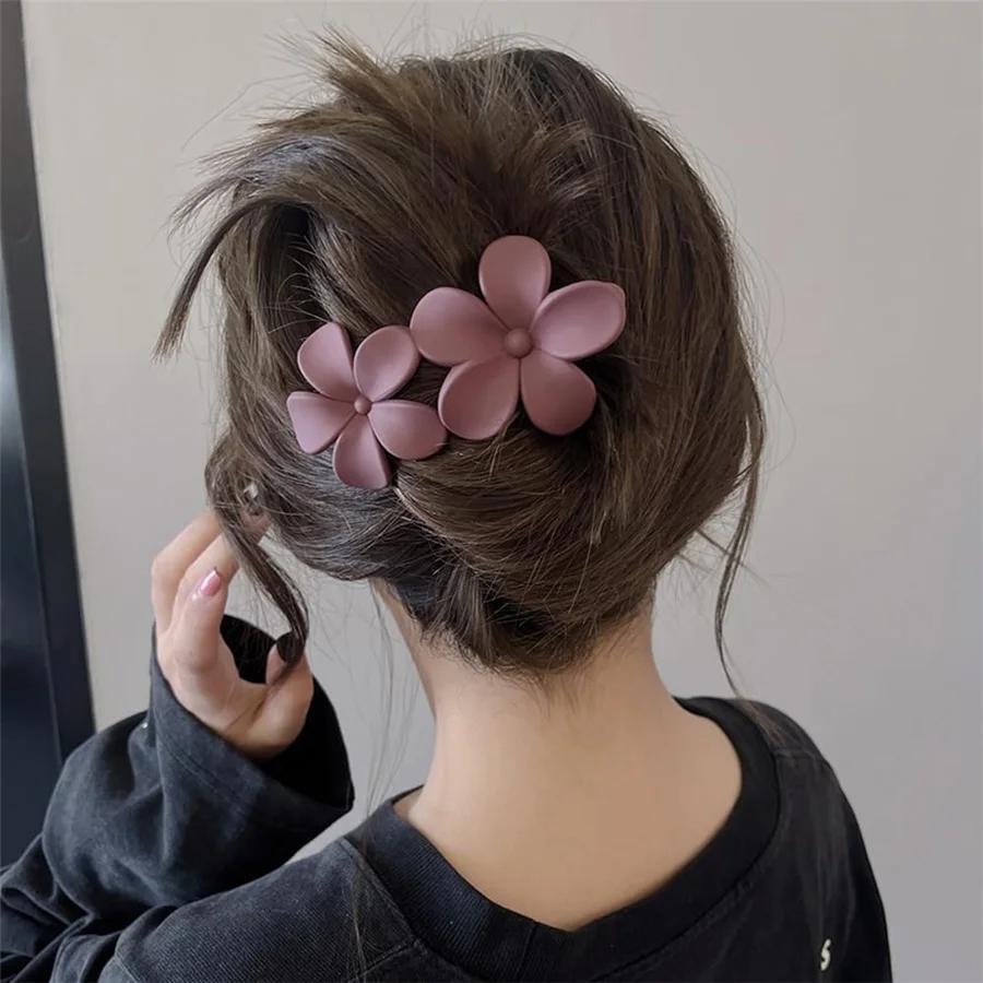Flower Hair Clips Matte French Hair Barrette Black Floral Hairpins Hair Claw Clips Non-Slip Hair Clamps Grab Elegant Hair