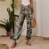 Damen Freizeithose mit Blätterdruck, Jogginghose mit Kordelzug, elastischem Bund und schmal zulaufendem Bein