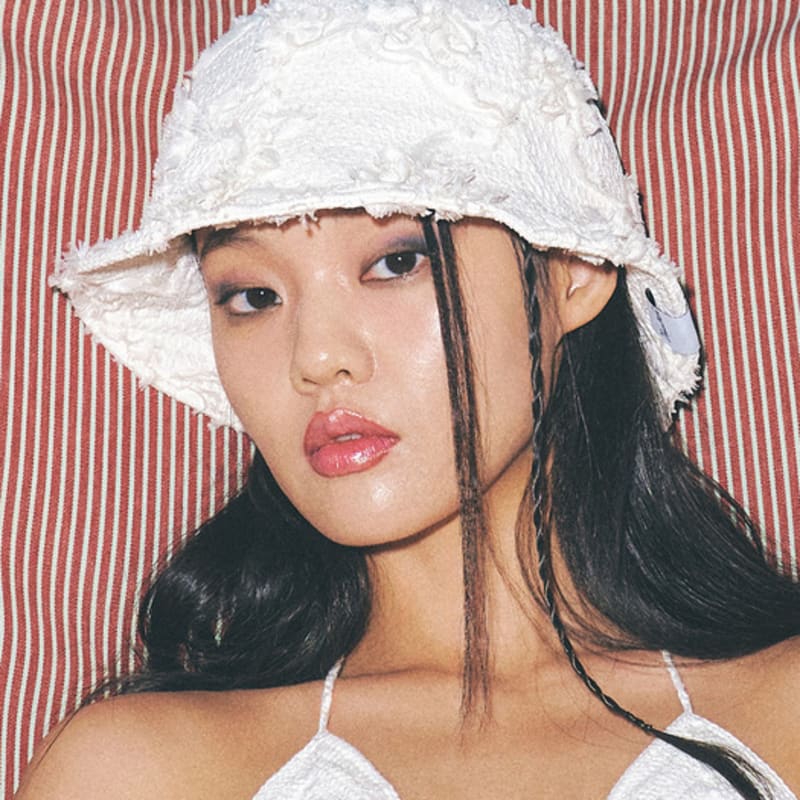Poesiedame CORSAGE BUCKET HAT IN CREAM