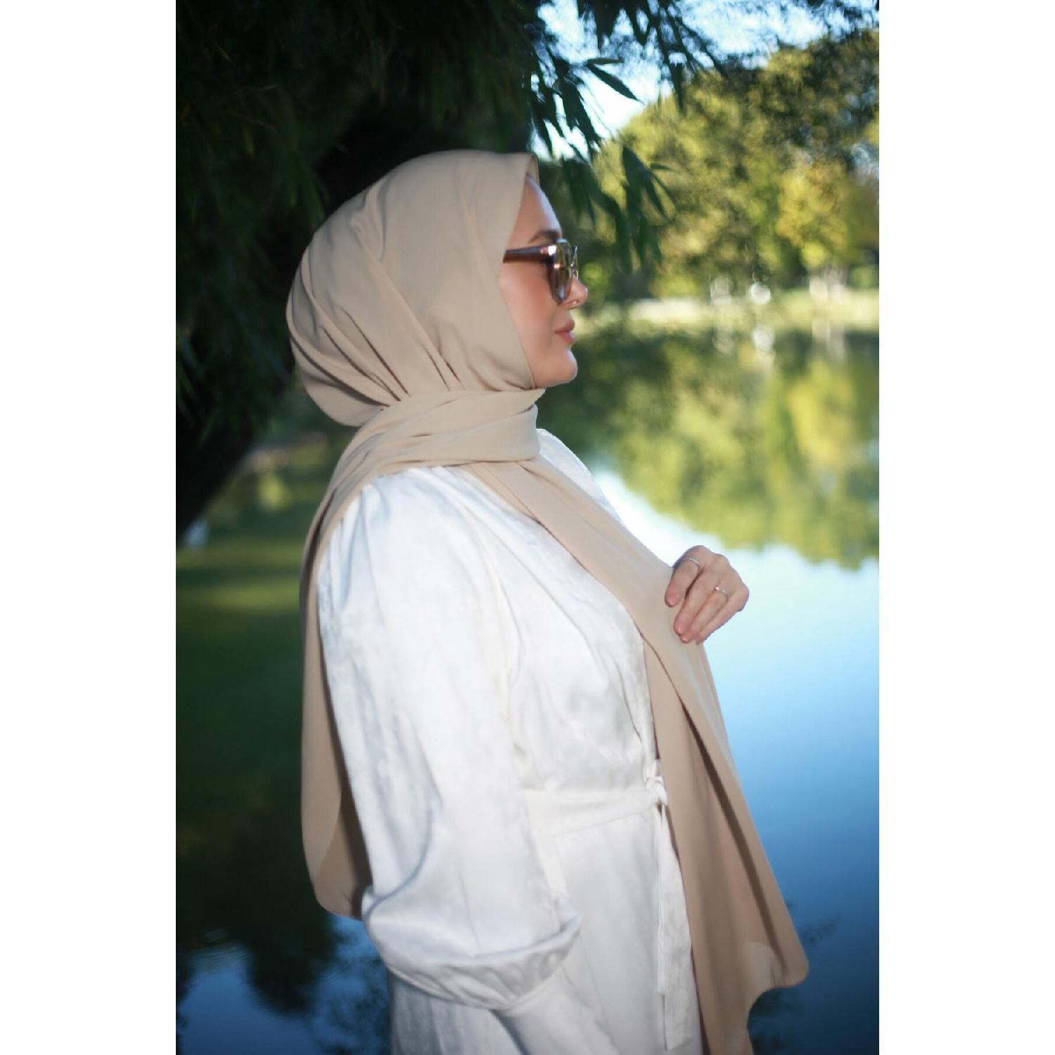 

Хиджаб Медина Шелк Бежевый 75 x 190 чёрный