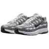 Nike Baskets Unisexe P-6000 Blanc Métallisé Gris Froid Noir IR2004-100