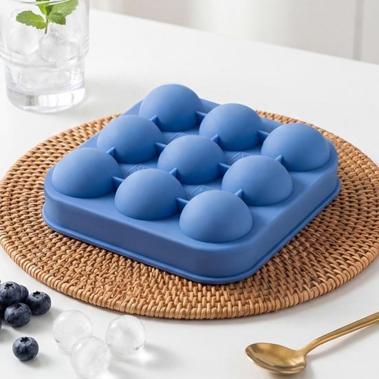Ice Cube Mold Covered Dust-Proof Silicone Ice Cube Maker with Water-Draining Design 9-Compartment Food-Grade Silicone Football Shape Ice Ball Tray