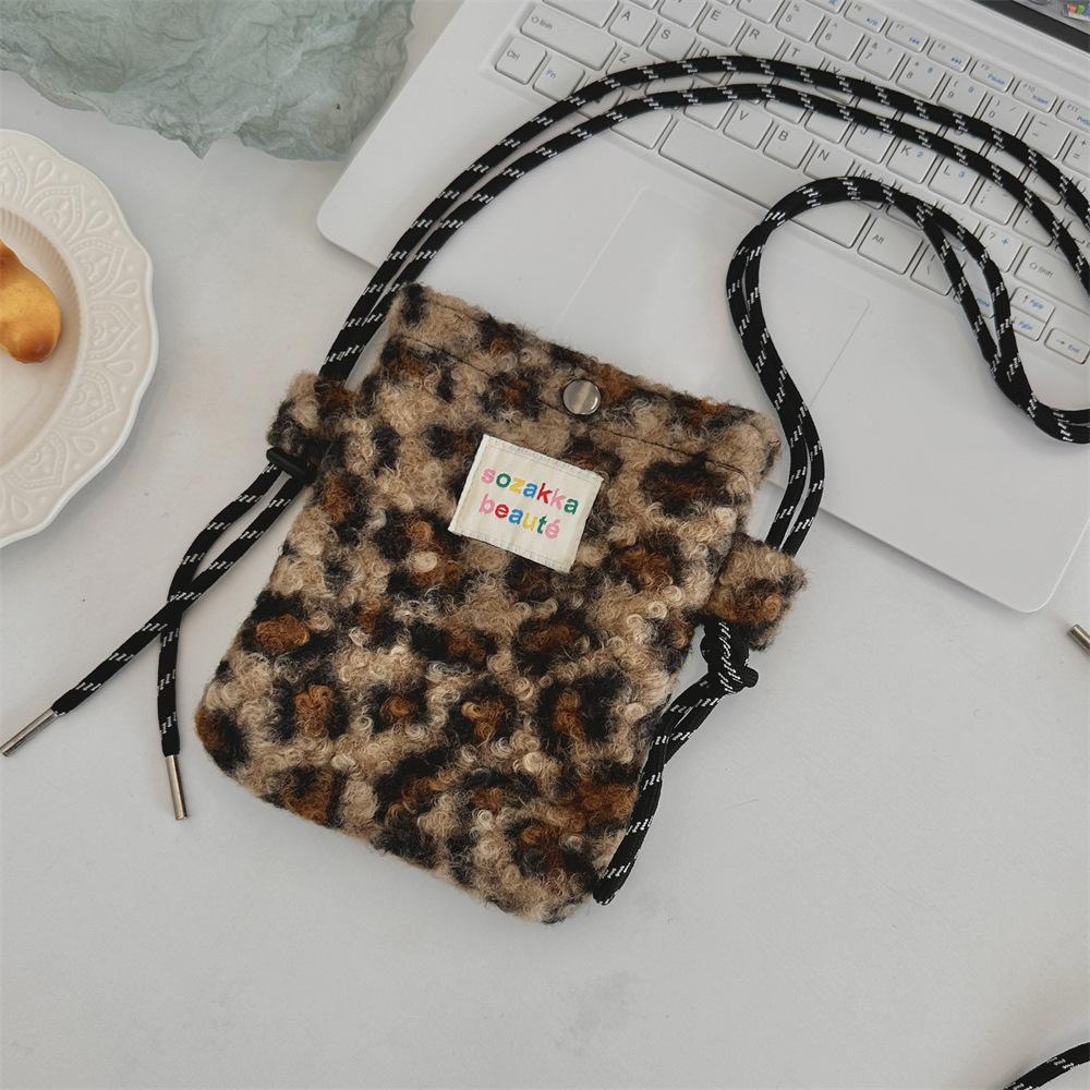 

Autumn and winter plush leopard print portable storage bag mobile phone lipstick finishing small bag shopping shoulder messenger bag