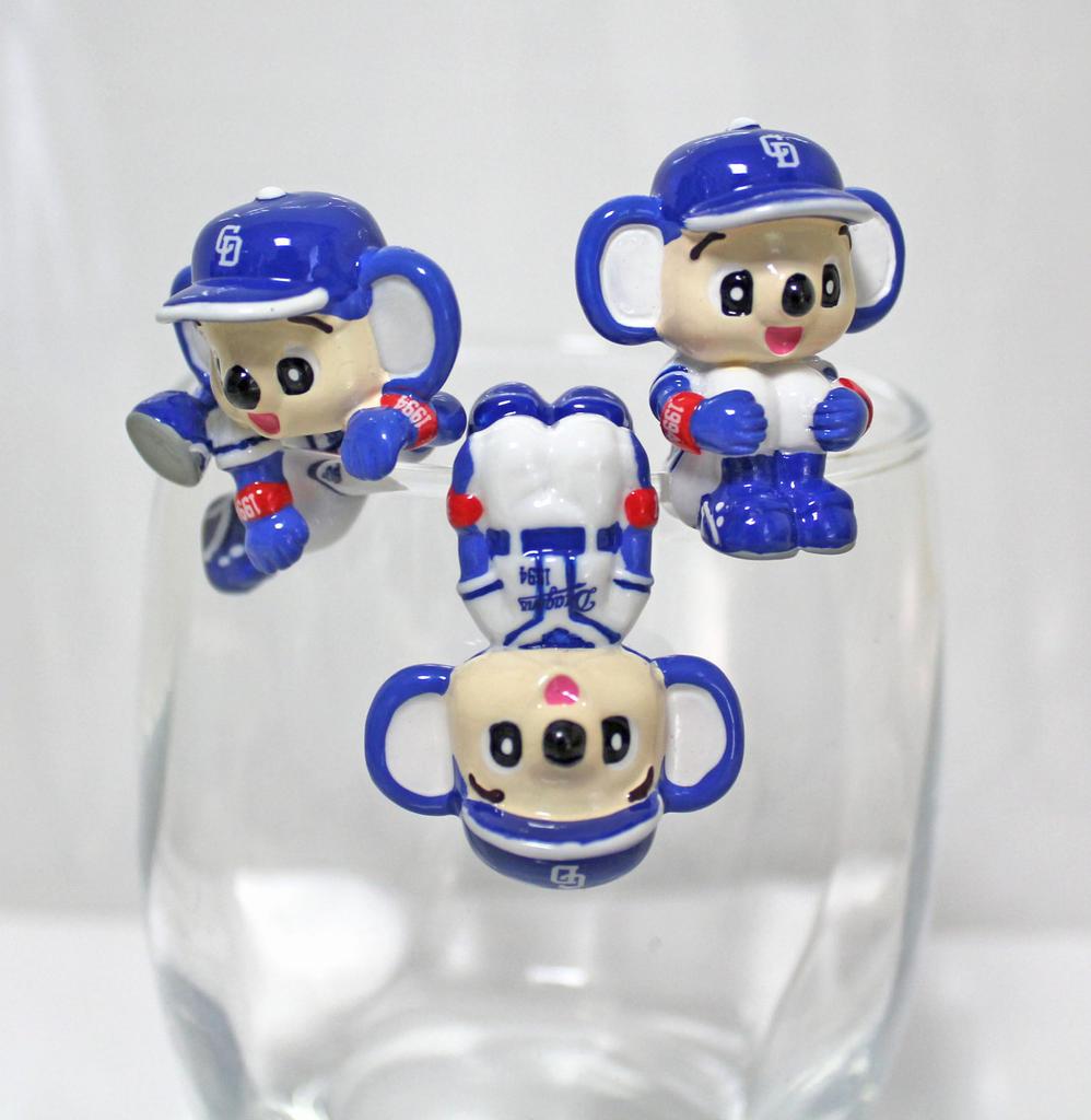 Chunichi Dragons Fuchi-nori Doara (sitting On the Floor)