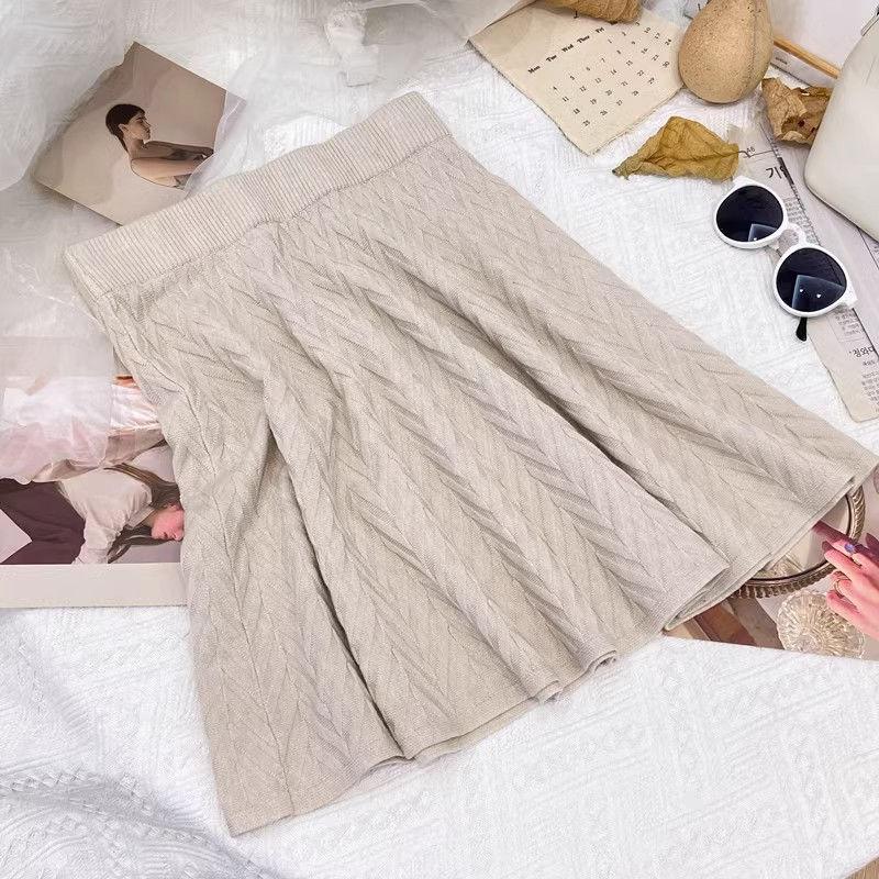 Simple and Solid Color Knitted A-line Umbrella Skirt, Half Length Skirt, Women's High Waist, Draped Feeling, Pleated Skirt