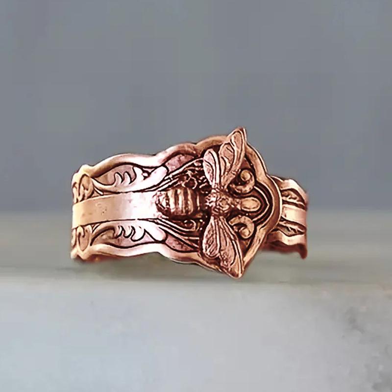 Huitan Vintage Bee Rings for Women Metal Finger Accessories Stylish Daily Wear Girls Ring Party Hip Hop Animal Statement Jewelry