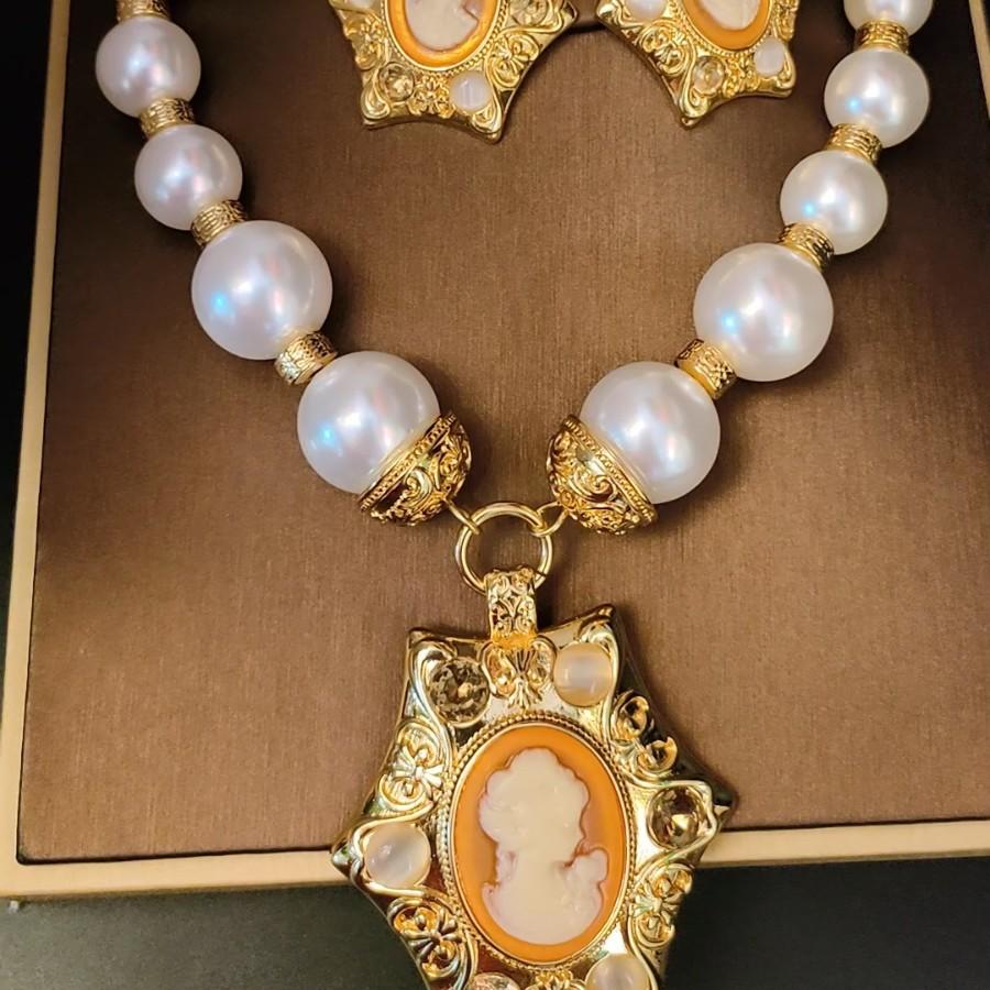 Vintage diamond-encrusted pearl necklace stud fashion set, retro natural light luxury copper plated with real gold
