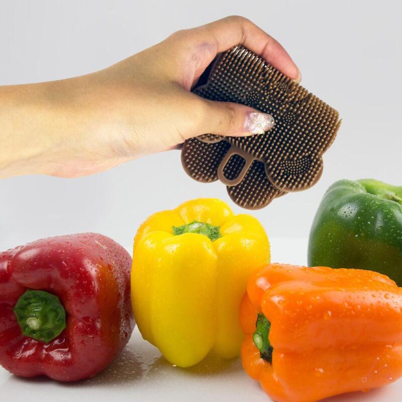 1 Teddy Bear Fruit Washing Sponge (random color)