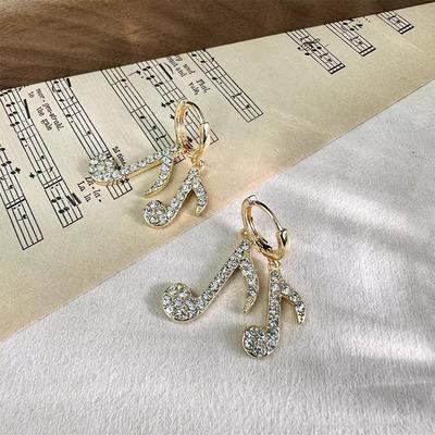Geometrische einfache Ohrstecker Temperament voller Diamant asymmetrische Musiknote Ohrringe vielseitig leichte Luxus Ohrringe Frauen