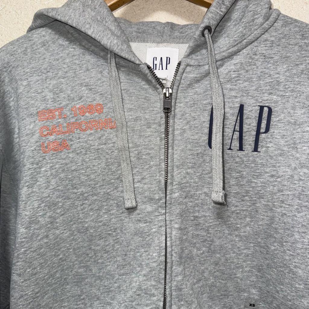 [USED] Twice Sana Wearing Gap Hoodie XS