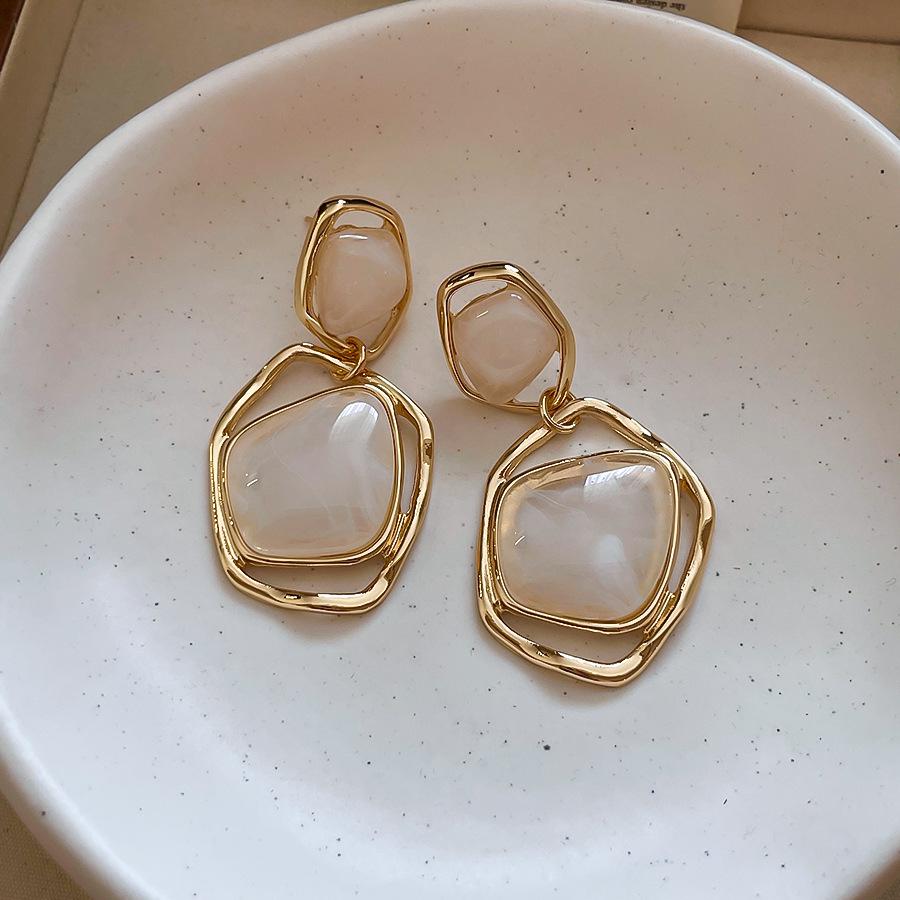 Silver Needle Geometric Resin Gradient Stud Earrings - High-End, Fashionable Accessories with Irregular Hollow Design.