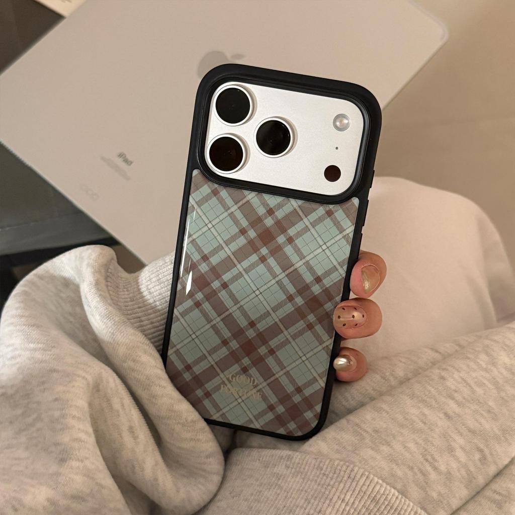 Creative Checkered Phone Case for iPhone 16, iPhone 17, and iPhone 17 Pro Max