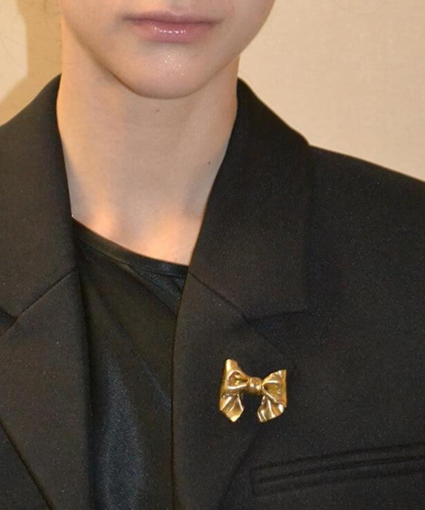 Nuavo Pretty Ribbon Brooch