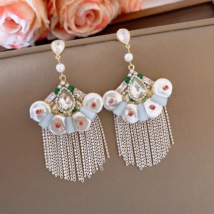 Серьги-гвоздики из стекла, инкрустированного бриллиантами, в форме веера с жемчужной бахромой, серьги для темперамента, дизайнерские, нишевые