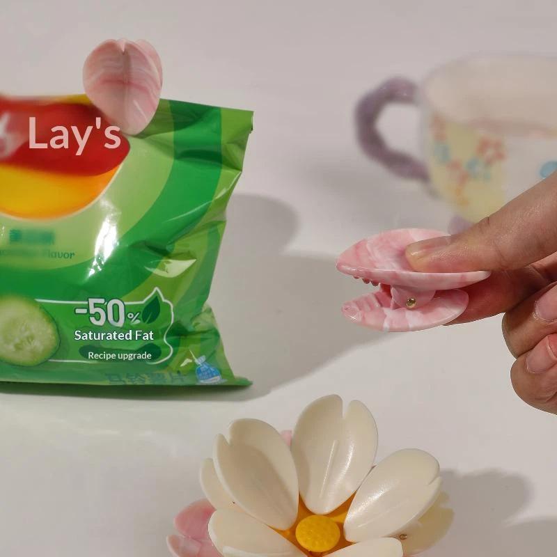 1 Set Magnetic Refrigerator Household Snack Single/Double Layer Fixed Tongs 5/10 Petals Food Creative Lotus Sealing Clip