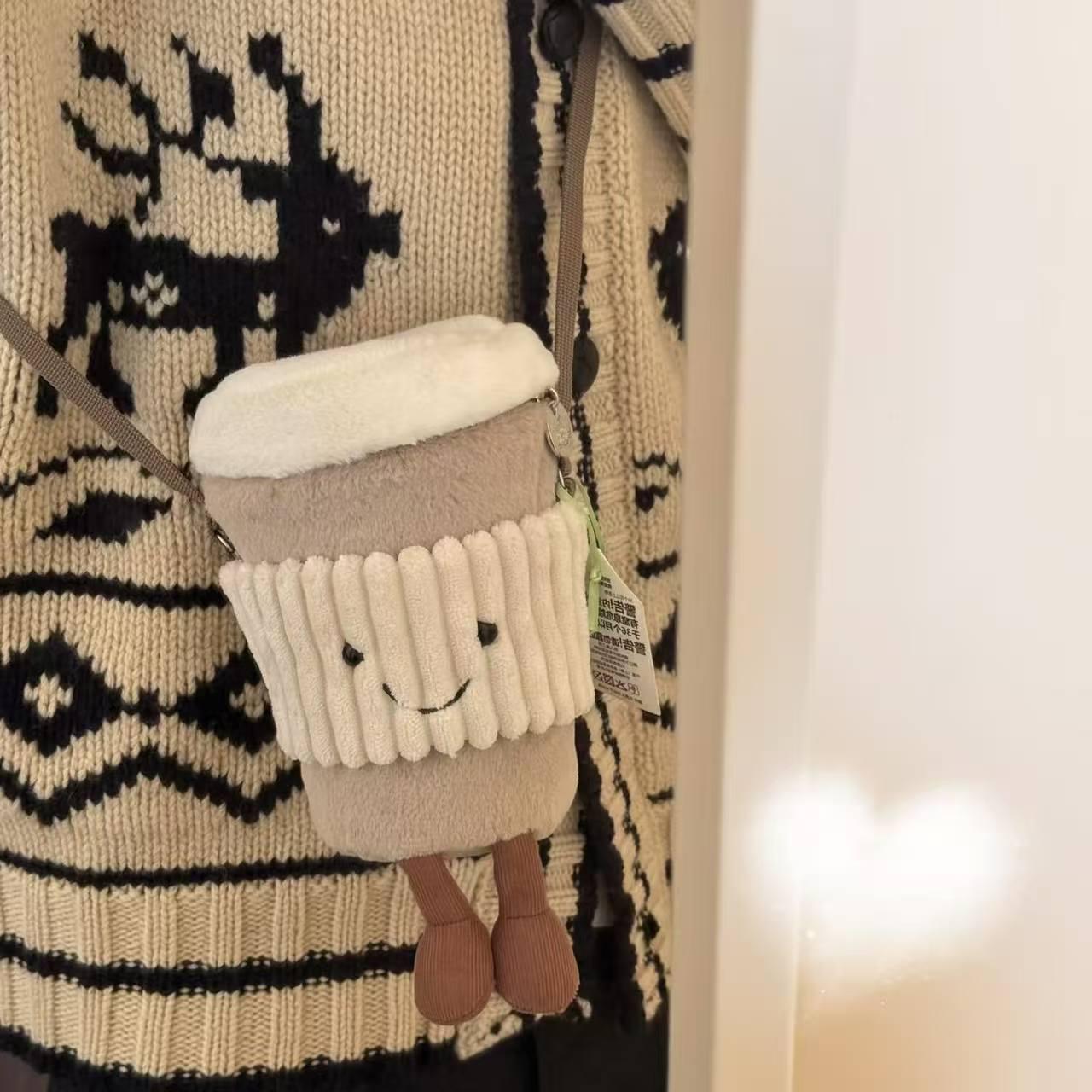 

Плюшевая кукла в виде кофейной чашки JC - Милая сумка через плечо и игрушка в подарок для девочек 22 cm