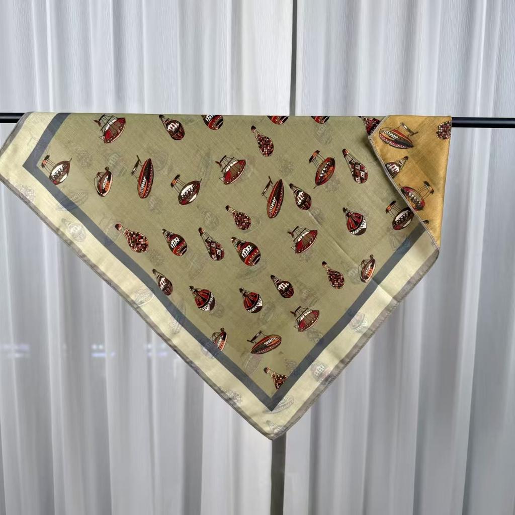 68x68cm Floral Velvet Scarf for Women Lightweight Square Scarves Elegant Spring/Summer Fashion Shawl Neckerchief Luxury