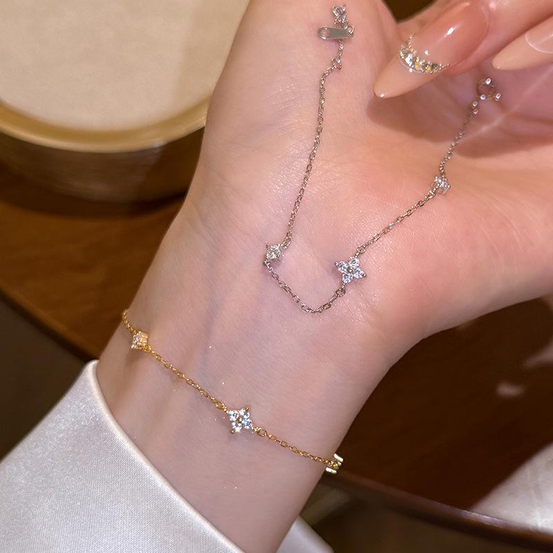 925 Sterlingsilber Diamant Kleeblatt Damenarmband – Luxuriöser Milchstraßen-Glanz, Elegant & Vielseitig.