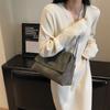 Women'S Shoulder Bag Chain Vintage Large Capacity Crossbody Bag Foreign Versatile Commuter Bag Premium Durable
