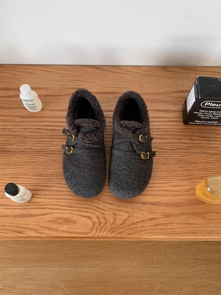Inner height increase retro carved square head loafers women's shoes autumn and winter new British style single shoes black small leather shoes