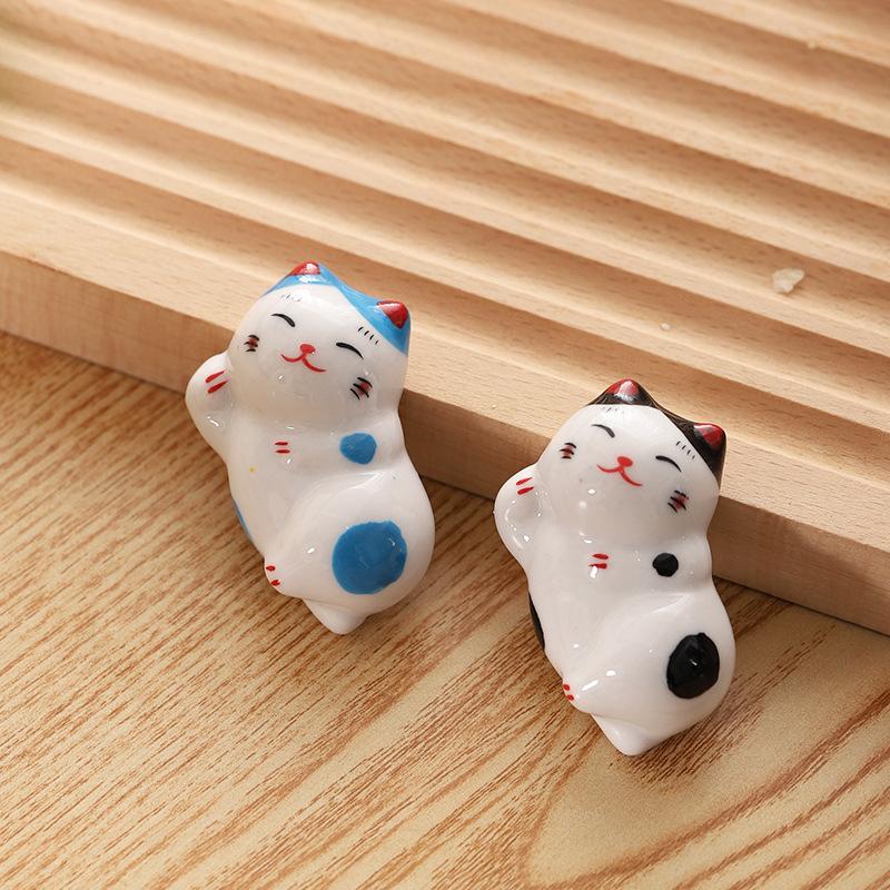 Cute Lucky Cat Ceramic Chopsticks Holder Japanese Chopsticks Forks Holder Resturant Kitchen Tableware Home Decoration 2025 New