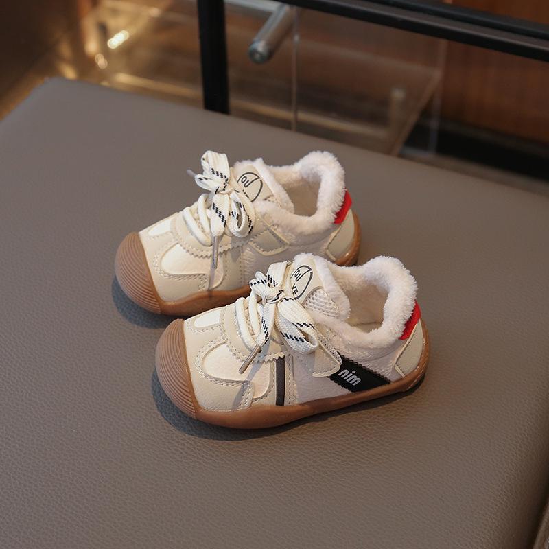 2025 Autumn/Winter Waterproof Leather Baby Shoes: Velvet-Lined, Versatile, Fashionable, Soft-Soled Children’s Sports Shoes.