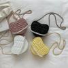 Heart-shaped solid chains shoulder bags classic fashion style sense of luxury popularity crossbody bags