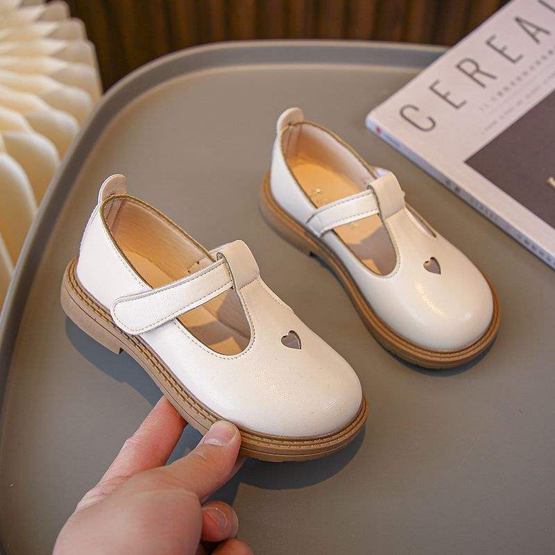 Girls small leather shoes 2025 spring and autumn new British style soft sole casual shoes girls versatile Velcro black single shoes
