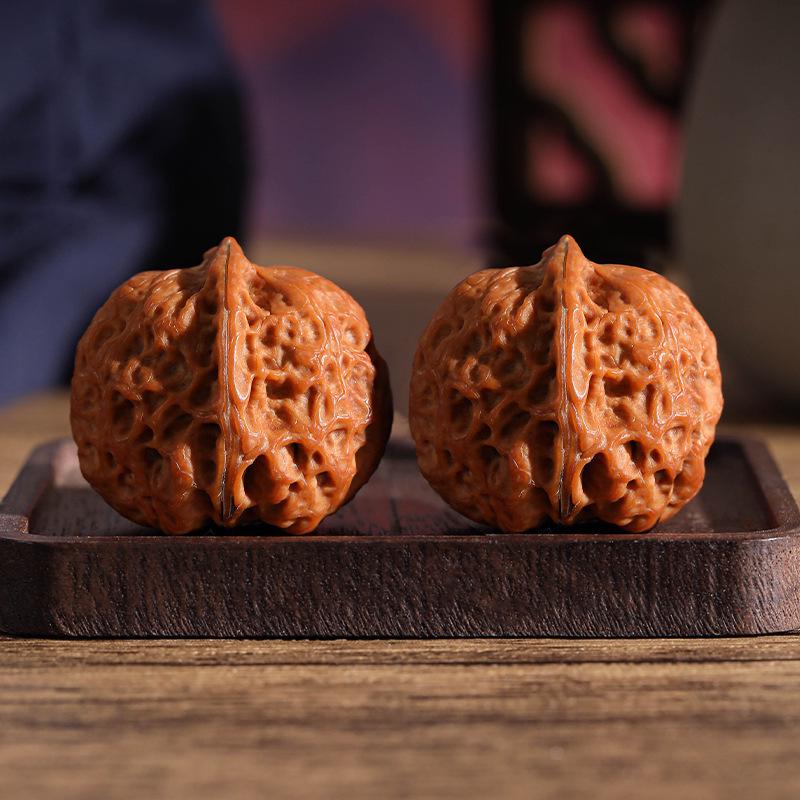 Old Tree High Toss Handcrafted Wenwan Lion Play Walnuts - Fine Pair of Four-Hand String for Men.