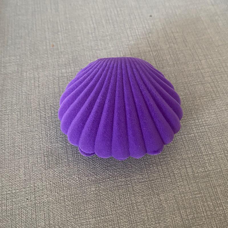 

Bei Heng Pink Velvet Seashell Jewelry Box for Earrings and Necklaces фіолетовий
