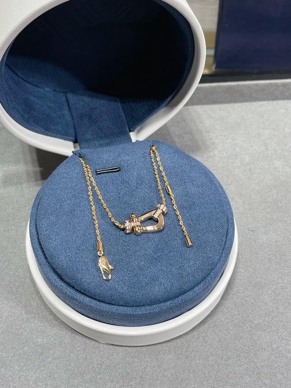 Náhrdelník s podkovou sponou F Family: Střední poloviční diamant, CNC vyřezávaný, 18K zlatem pokovený vynikající choker řetízek na klíční kost.