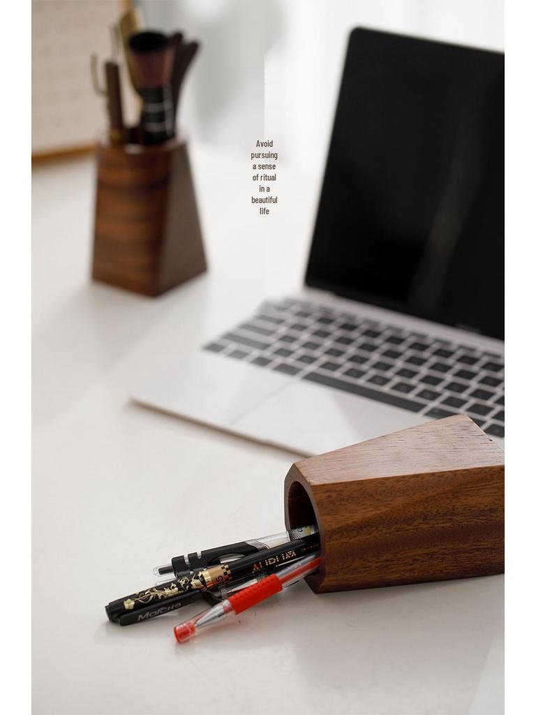Walnussholz Stifte- und Make-up-Pinselhalter - Kreativer Desktop-Aufbewahrungszylinder