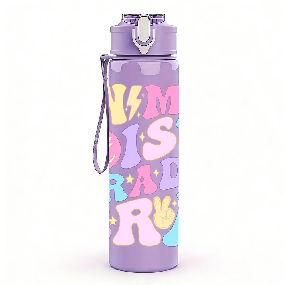 1PC I Am My Older Cras Grade Retro Text Print 750ml Color Plastic Sports Water Bottle Leakproof Flip Straw Lid Suitable for Sports Office Home Use