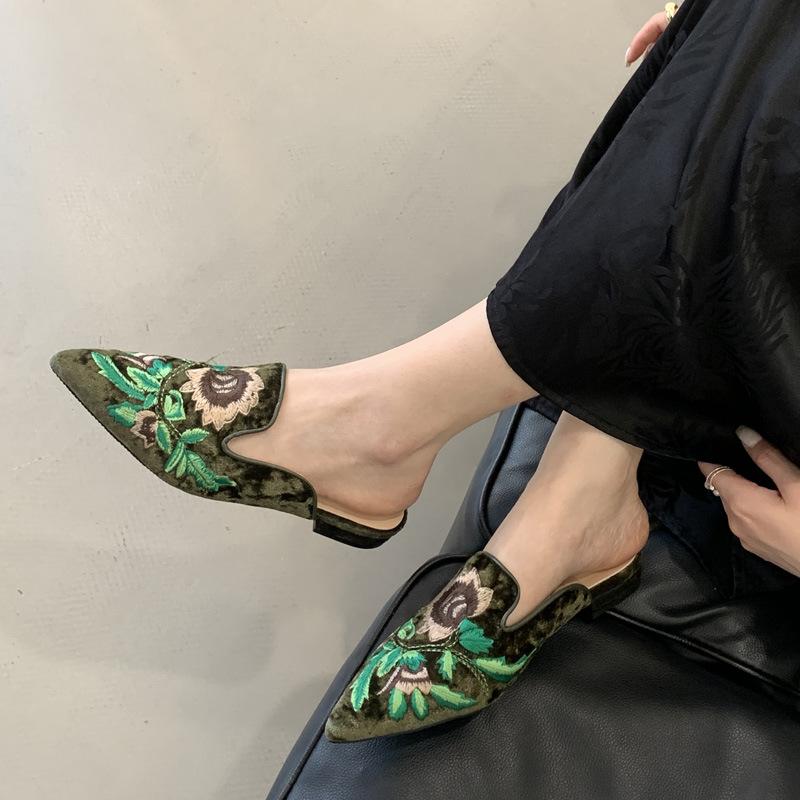 New Retro Embroidered Flat-bottomed Half-slippers Fashionable Pointed-toed Outer Wear One-word Cool Slippers Low-heeled Lazy Women's Shoes