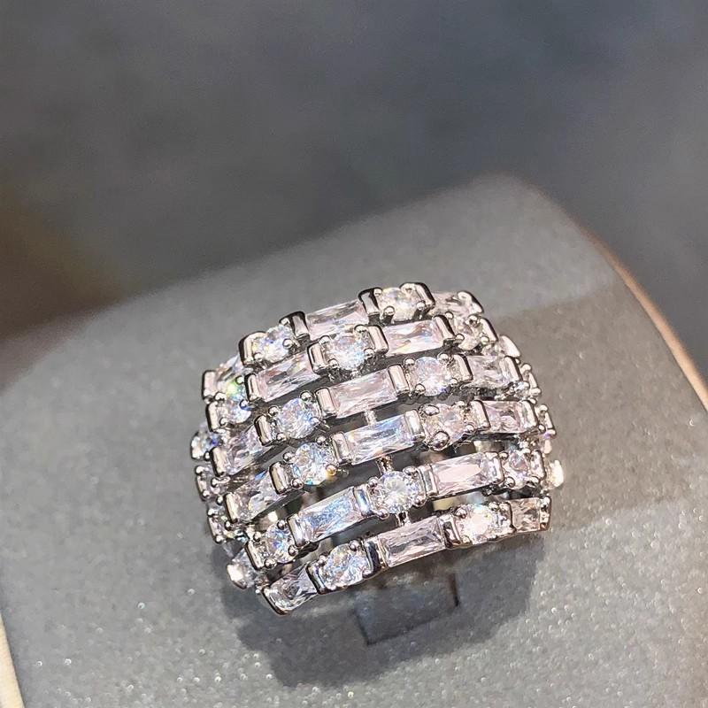 Huitan Trendy Luxury Crystal CZ Women Rings Fashion Contracted Design Geometric Rings Wedding Party Statement Drop Ship