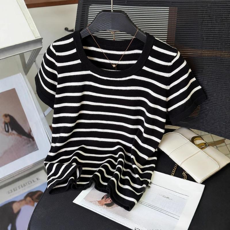 

Полосатая футболка большого размера с короткими рукавами. Трикотажная базовая рубашка с квадратным вырезом. Летний короткий облегающий топ. XXL чёрный