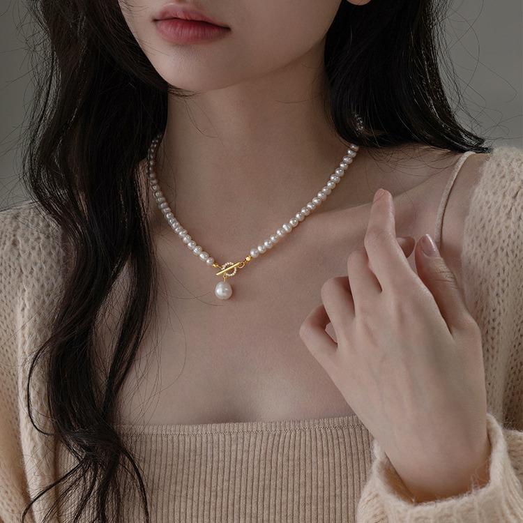 

Temperament Necklace OT Buckle Light Luxury French Antique Style Collarbone Chain Women s French Retro 40CM