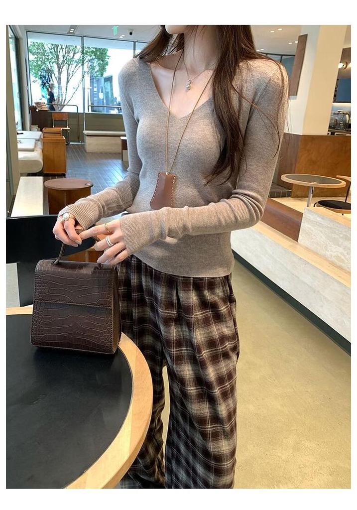 Langsha Women's V-Neck Slim Fit Knitted Sweater