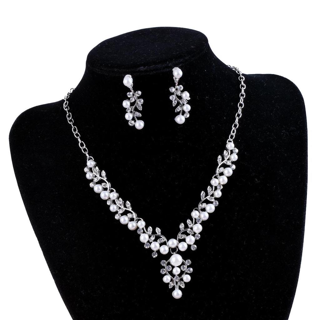 Rhinestone Clavicle Necklace & Earring Set for Brides - Korean Style, Simple & Versatile for Wedding or Evening Gown.