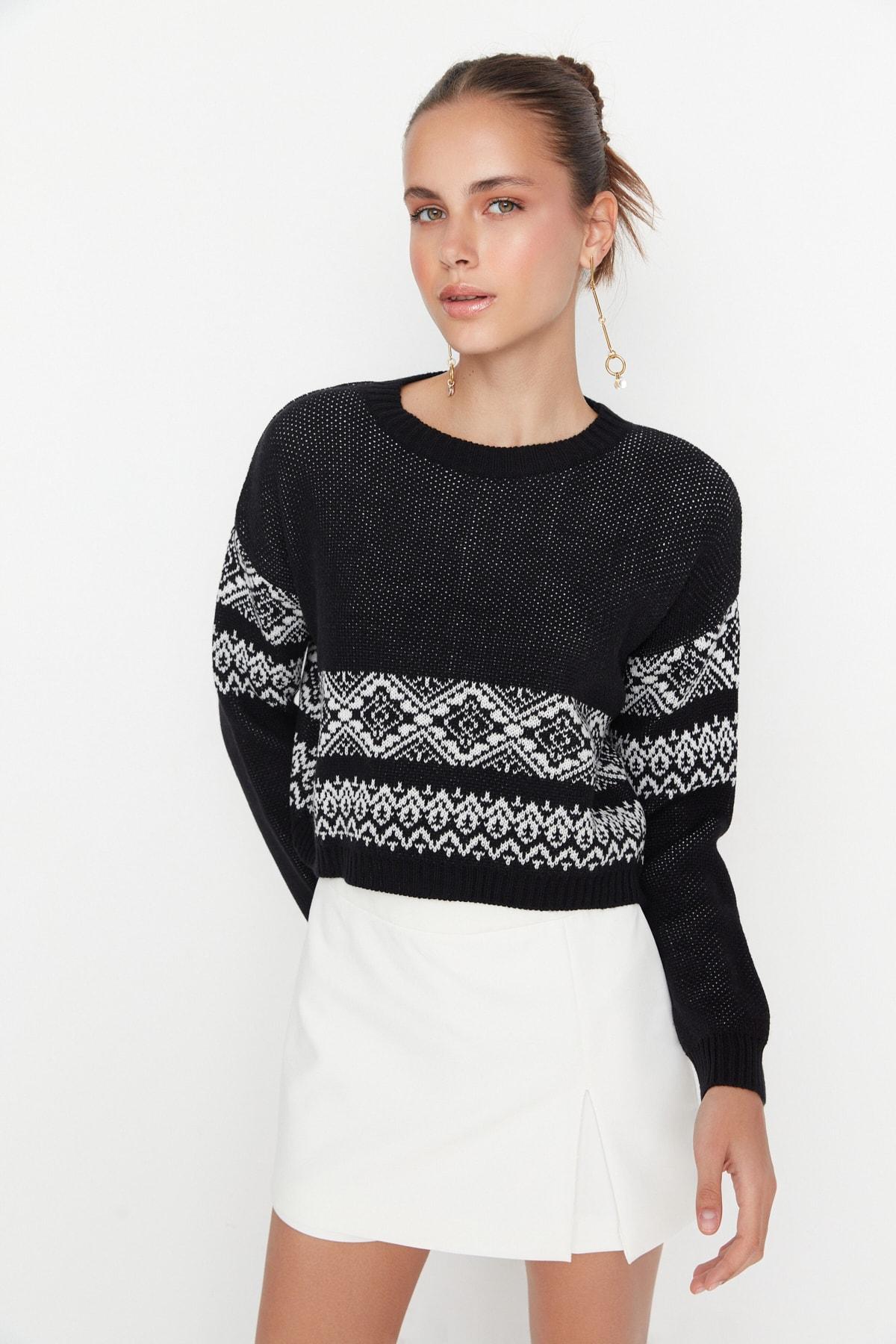 

Свитер - Черный - Классический крой