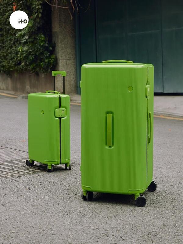 ITO Hardside Trunk Spinner Luggage