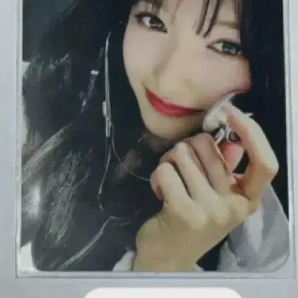

Leeseo Pre-order Benefit Photocard