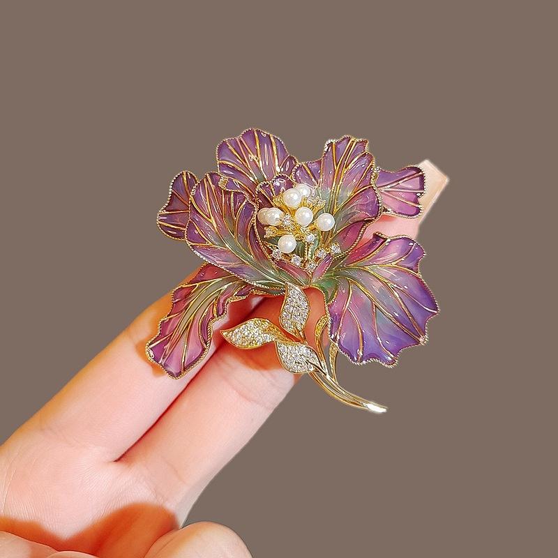 

Chinese Style Rich and Honored Peony Flower Brooch for Women Dainty Imitation Pearl Rhinestone Brooch Pins Banquet Party Zircon