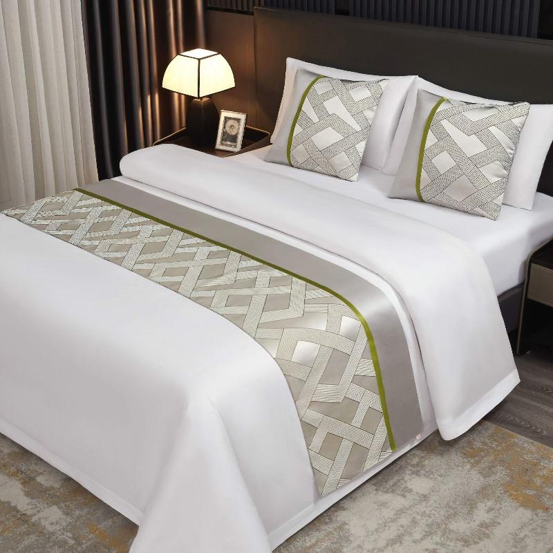 Light Luxury High-end Hotel Bed Flags Vintage Decorative Scarves Bedding Same Style Pillowcase European Style Wedding Room Home Decorat Bed Tail Towel