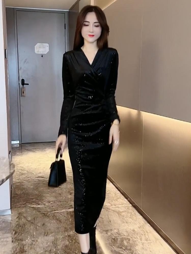 Autumn and winter women's clothing fried street dress long sleeves slim fit thin medium and long waist gold velvet small black dress